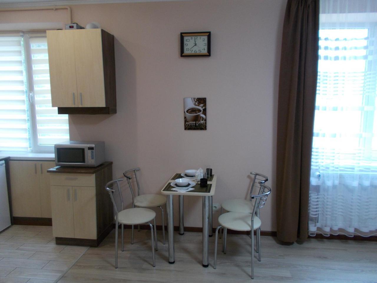 Apartment Near The Forum Mall Лвив Екстериор снимка